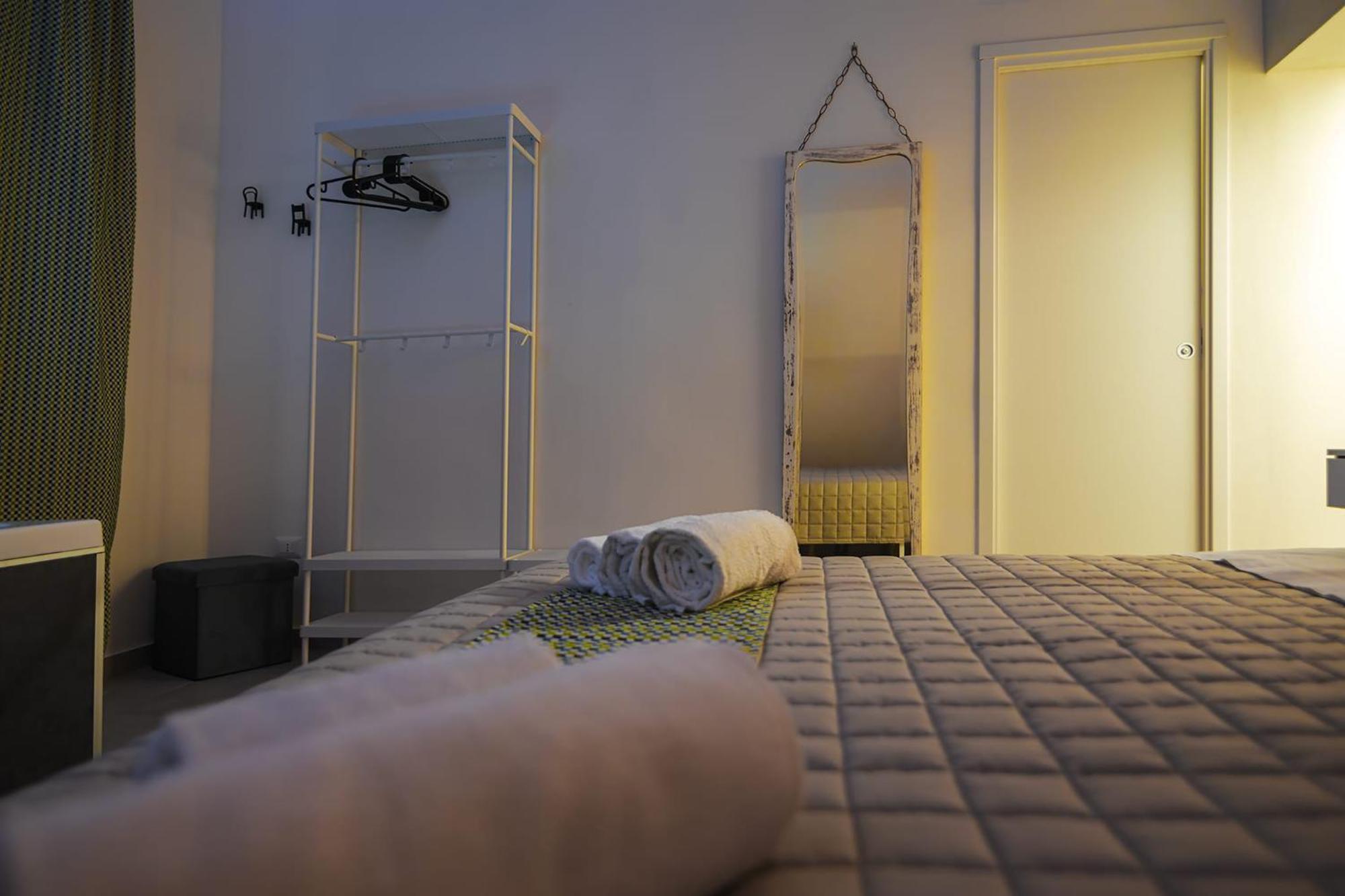 Essenza Suite Siracusa Con Jacuzzi Privata Сиракуза Екстериор снимка